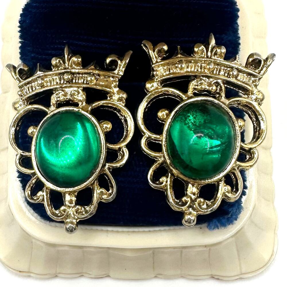 Rose gold tone 12mm emerald green uranium glass rhinestones post earrings